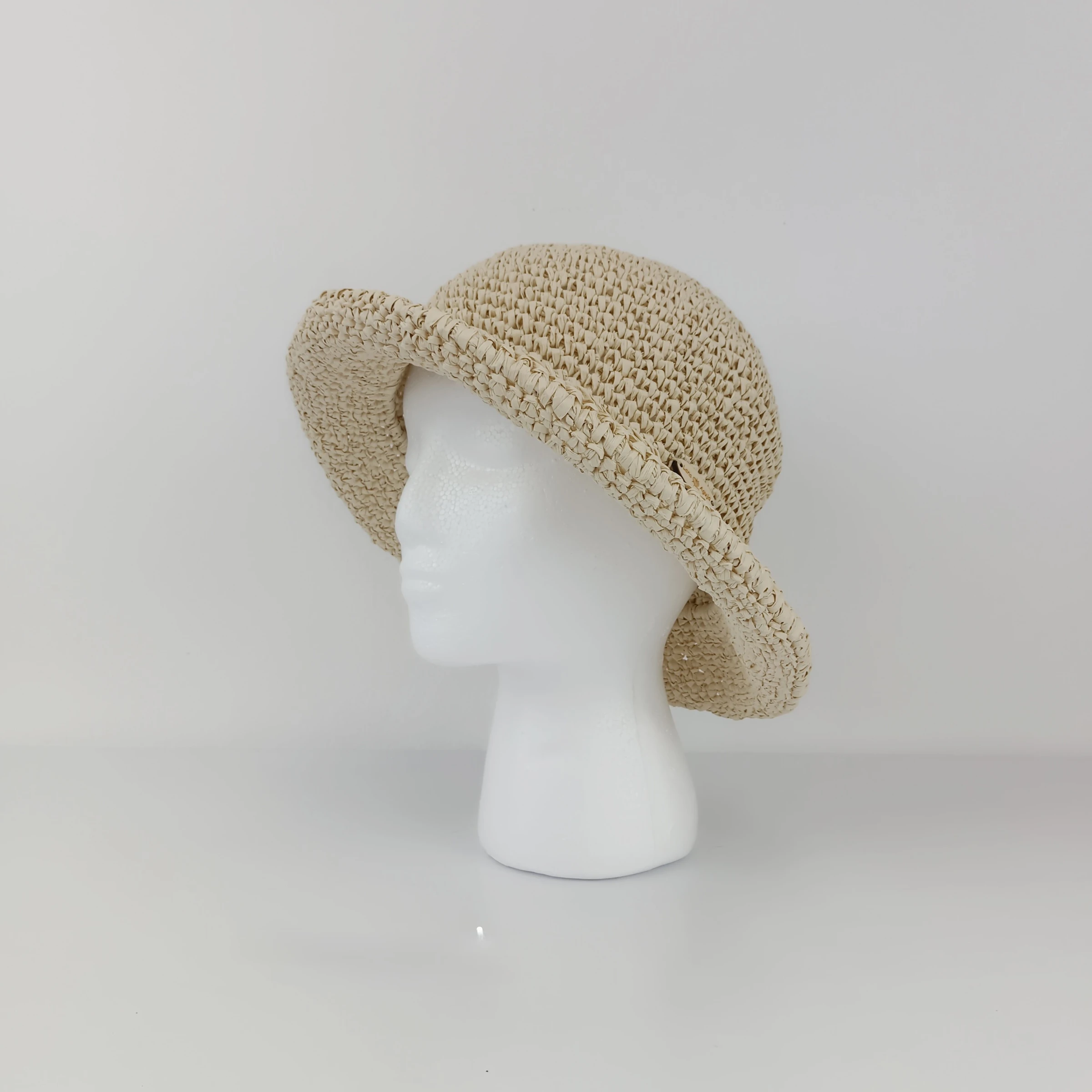 Sombrero de ala estilo bucket tejido con rafia ligera – photo 4